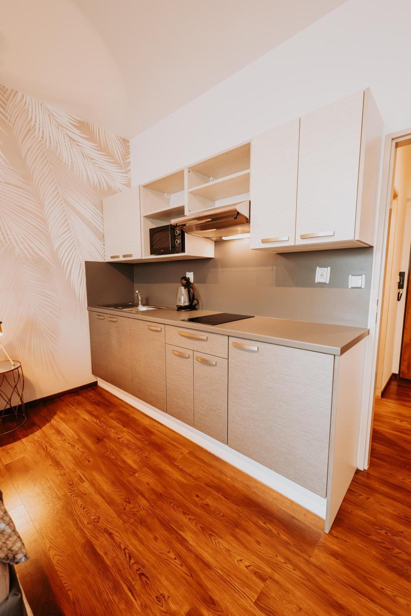 Citybeat Apartments, 400M From The Square Plzen Exterior photo